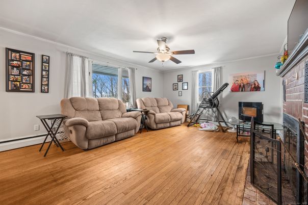 Fitness Equipment, Interior, Living room, Wood Texture Flooring