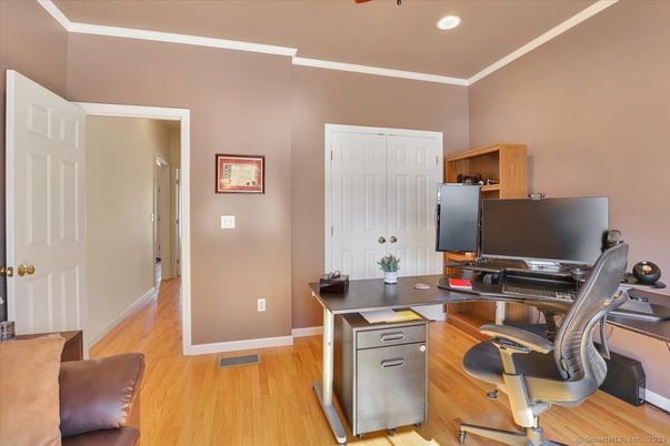 Home Office, Interior, Recessed Lighting, Wood Texture Flooring