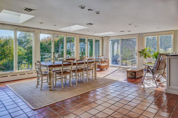 Dining room, Interior, Recessed Lighting