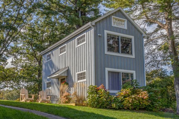 Exterior, Facade, Farmhouse