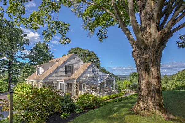 Backyard, Exterior, Facade, Queen Anne Victorian