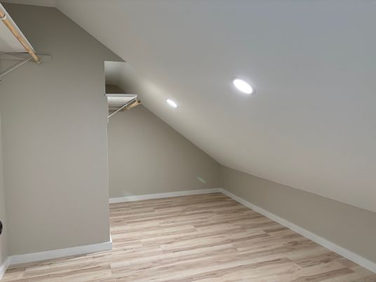 Empty room, Interior, Recessed Lighting, Wood Texture Flooring