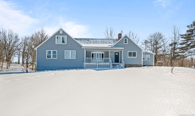 Backyard, Exterior, Facade, Cape Cod