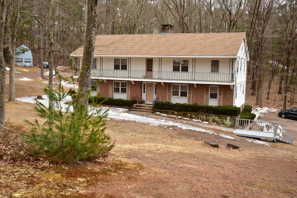 Exterior, Facade, Brick Facade, Raised Ranch