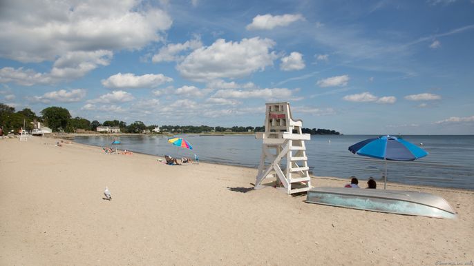Exterior, Lake