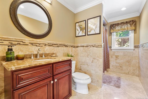 Bathroom, Interior, Recessed Lighting