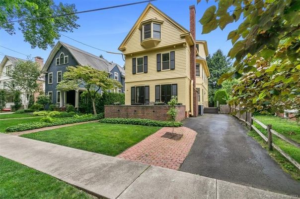 Exterior, Facade, Brick Facade, Queen Anne Victorian