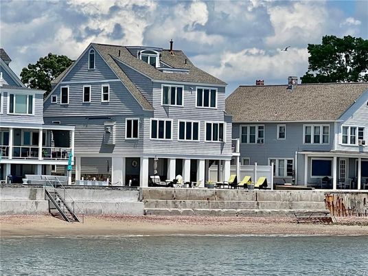 Exterior, Lake