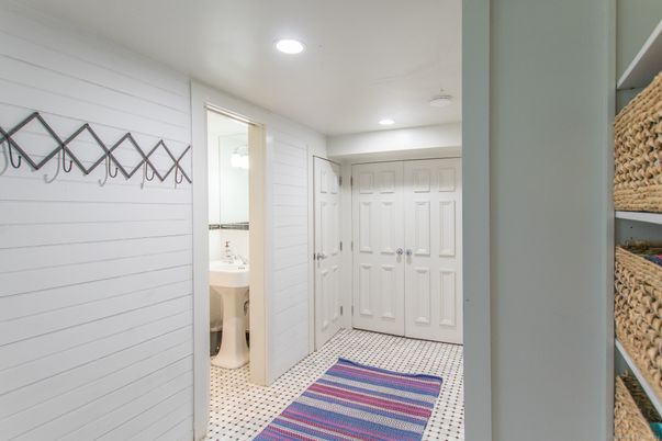 Bathroom, Interior, Recessed Lighting
