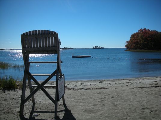 Exterior, Lake