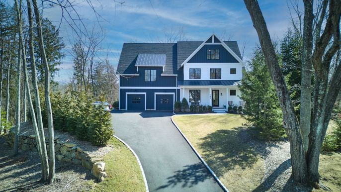 Attached, Exterior, Facade, Farmhouse
