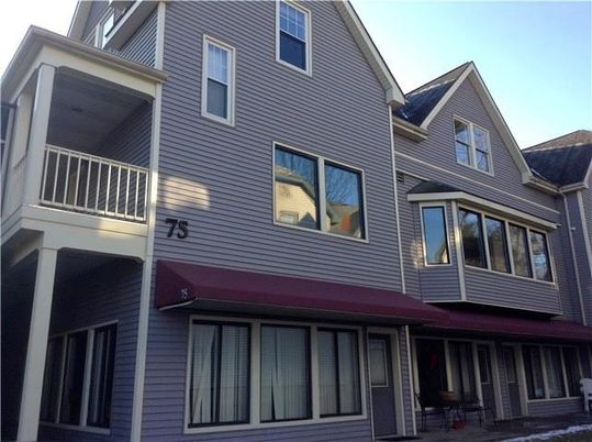 Exterior, Facade, Rowhouse