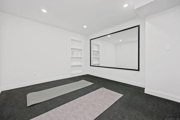 Empty room, Interior, Recessed Lighting