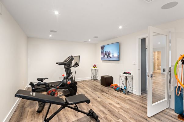 Fitness Equipment, Interior, Recessed Lighting, Wood Texture Flooring