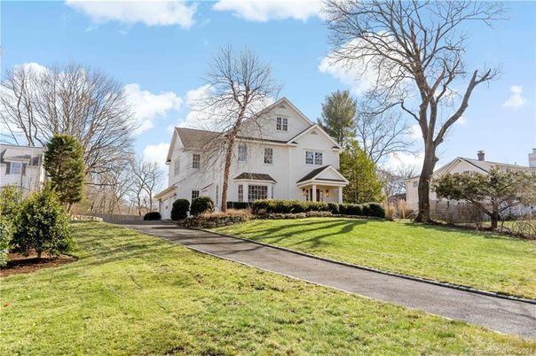 Attached, Backyard, Exterior, Facade, Queen Anne Victorian