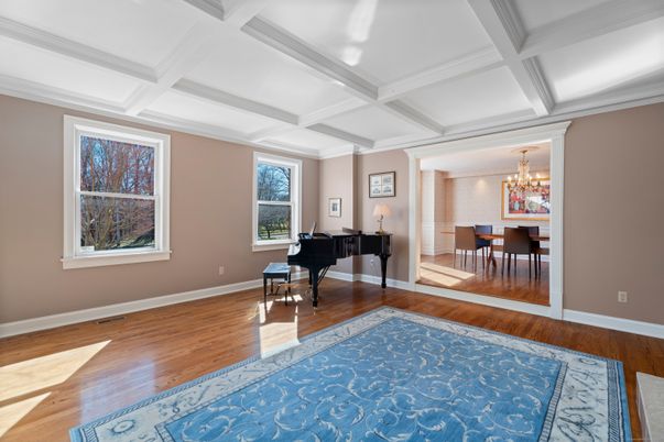 Chandelier, Dining room, Interior, Piano, Wood Texture Flooring