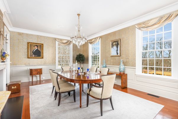 Chandelier, Dining room, Fireplace, Interior, Wood Texture Flooring