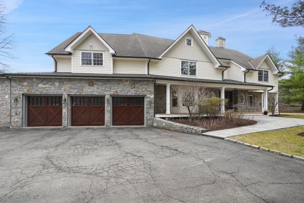 Attached, Exterior, Facade, Farmhouse