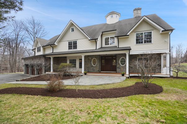 Exterior, Facade, Farmhouse