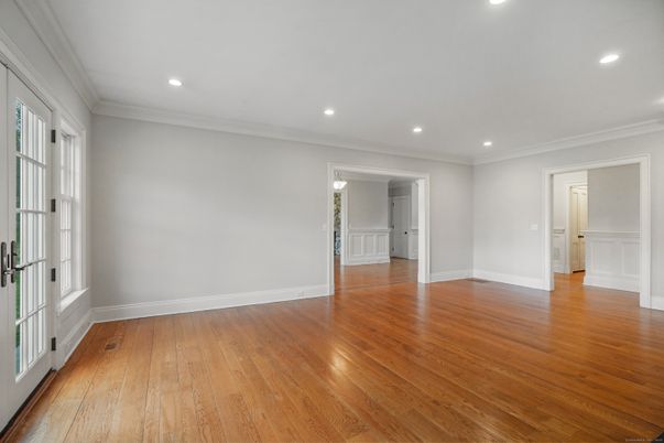 Empty room, Interior, Recessed Lighting, Wood Texture Flooring