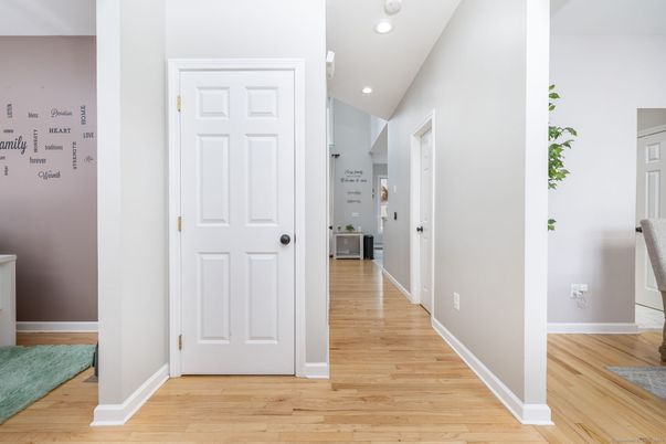 Interior, Recessed Lighting, Wood Texture Flooring