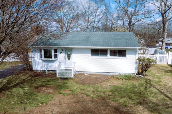 Exterior, Facade, Cape Cod