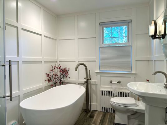 Bathroom, Free Standing Baths, Interior, Recessed Lighting, Wood Texture Flooring