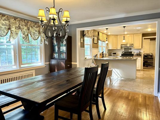 Chandelier, Dining room, Interior, Kitchen, Stainless Steel Appliances, Wood Texture Flooring