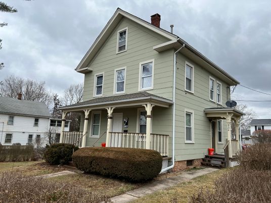 Exterior, Facade, Queen Anne Victorian