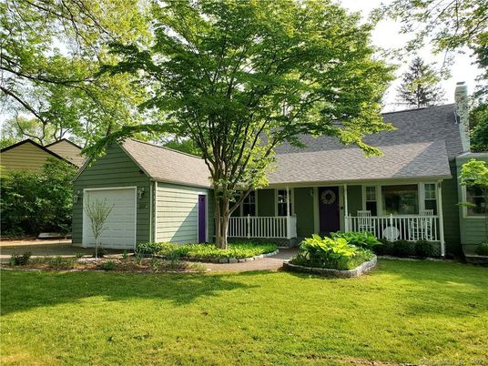 Backyard, Exterior, Facade, Cape Cod