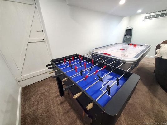 Game Room, Interior, Recessed Lighting