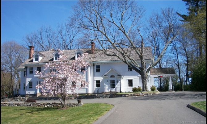 Exterior, Facade, Georgian