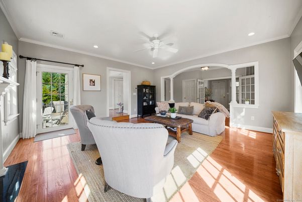 Interior, Living room, Recessed Lighting, Wood Texture Flooring