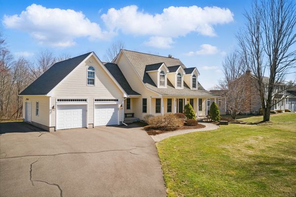 Attached, Exterior, Facade, Farmhouse
