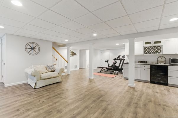 Fitness Equipment, Interior, Recessed Lighting, Wood Texture Flooring