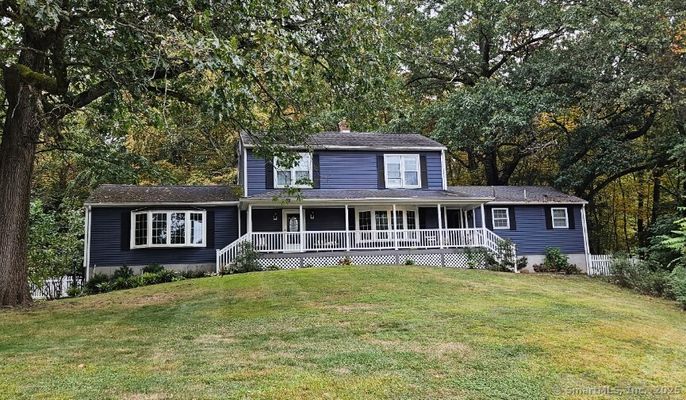 Exterior, Facade, Cape Cod