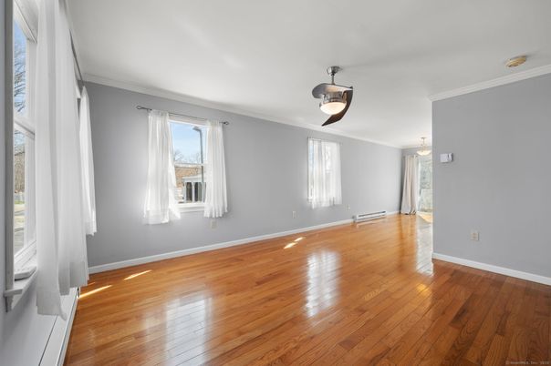 Empty room, Interior, Pendant Lights, Wood Texture Flooring