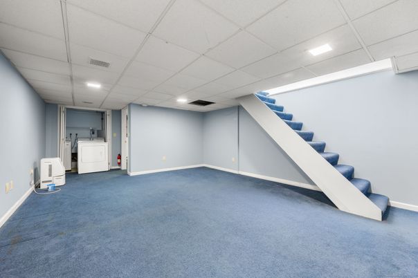 Empty room, Interior, Recessed Lighting, Washer