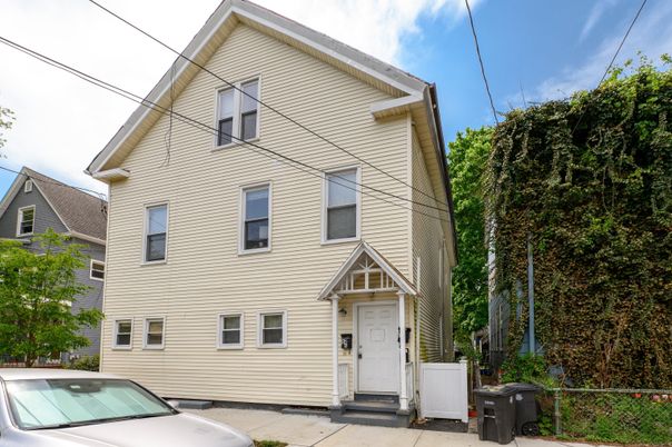 Exterior, Facade, Queen Anne Victorian