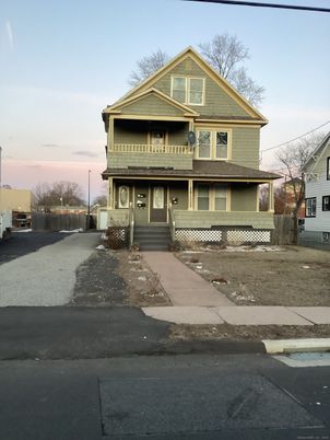 Exterior, Facade, Queen Anne Victorian
