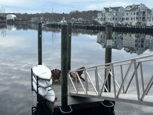 Exterior, Lake