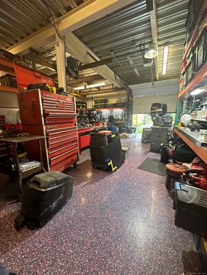 Garage, Interior