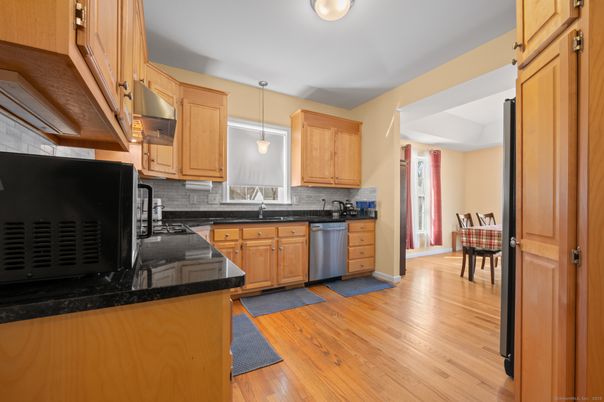 Interior, Kitchen, Pendant Lights, Wood Texture Flooring