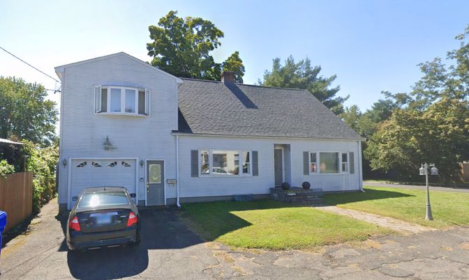 Attached, Exterior, Facade, Cape Cod