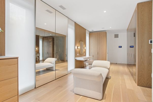 Interior, Recessed Lighting, Wood Texture Flooring