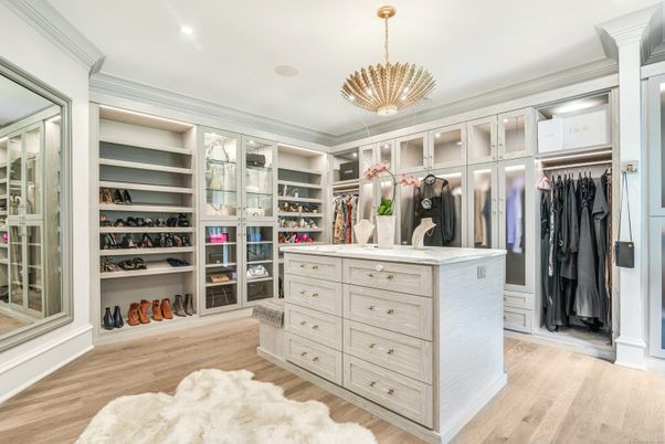 Interior, Pendant Lights, Recessed Lighting, Walk-in Closets, Wood Texture Flooring