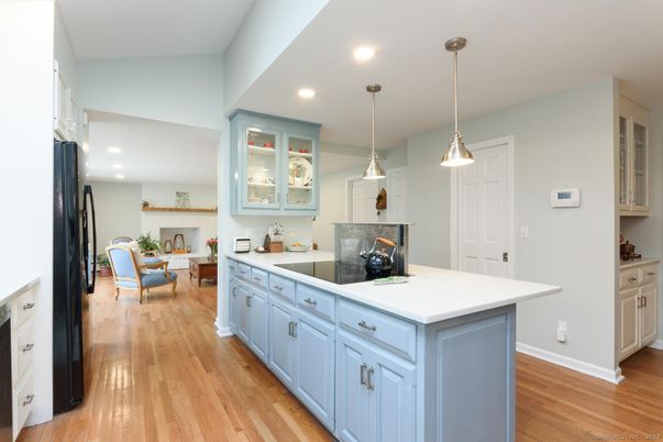 Fireplace, Interior, Kitchen, Pendant Lights, Recessed Lighting, Wood Texture Flooring