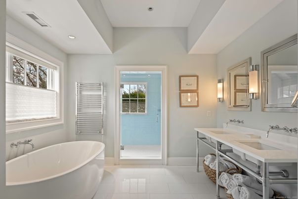 Bathroom, Dual Sink Vanities, Free Standing Baths, Interior, Recessed Lighting