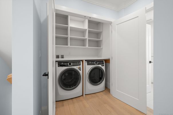 Interior, Washer, Wood Texture Flooring