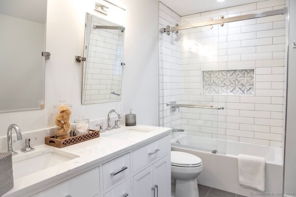 Bathroom, Dual Sink Vanities, Interior
